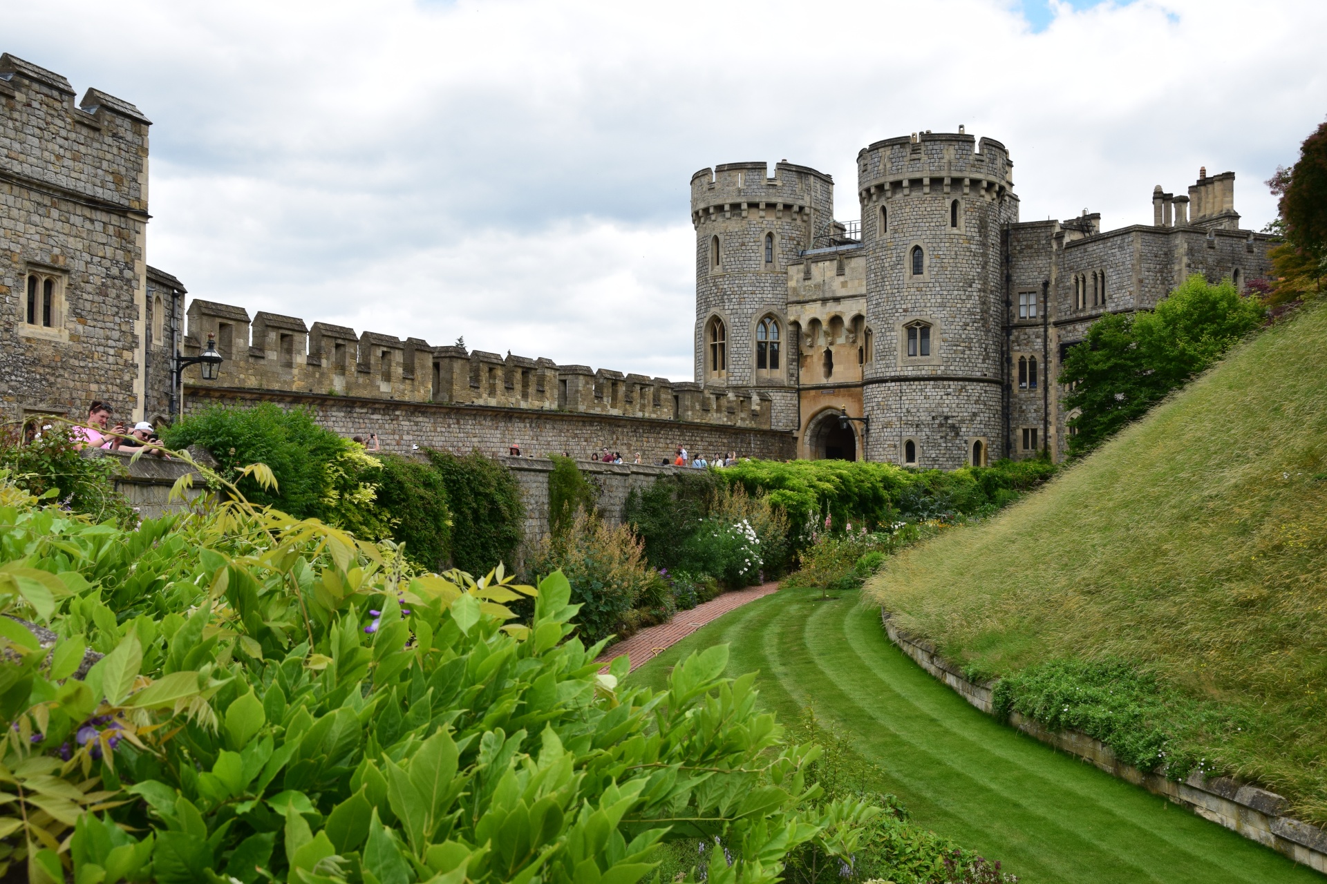 Exploring Windsor Castle: History and Tours